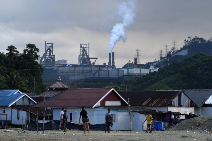 Hilirisasi Indonesia meningkatkan nilai tambah industri sumber daya alam